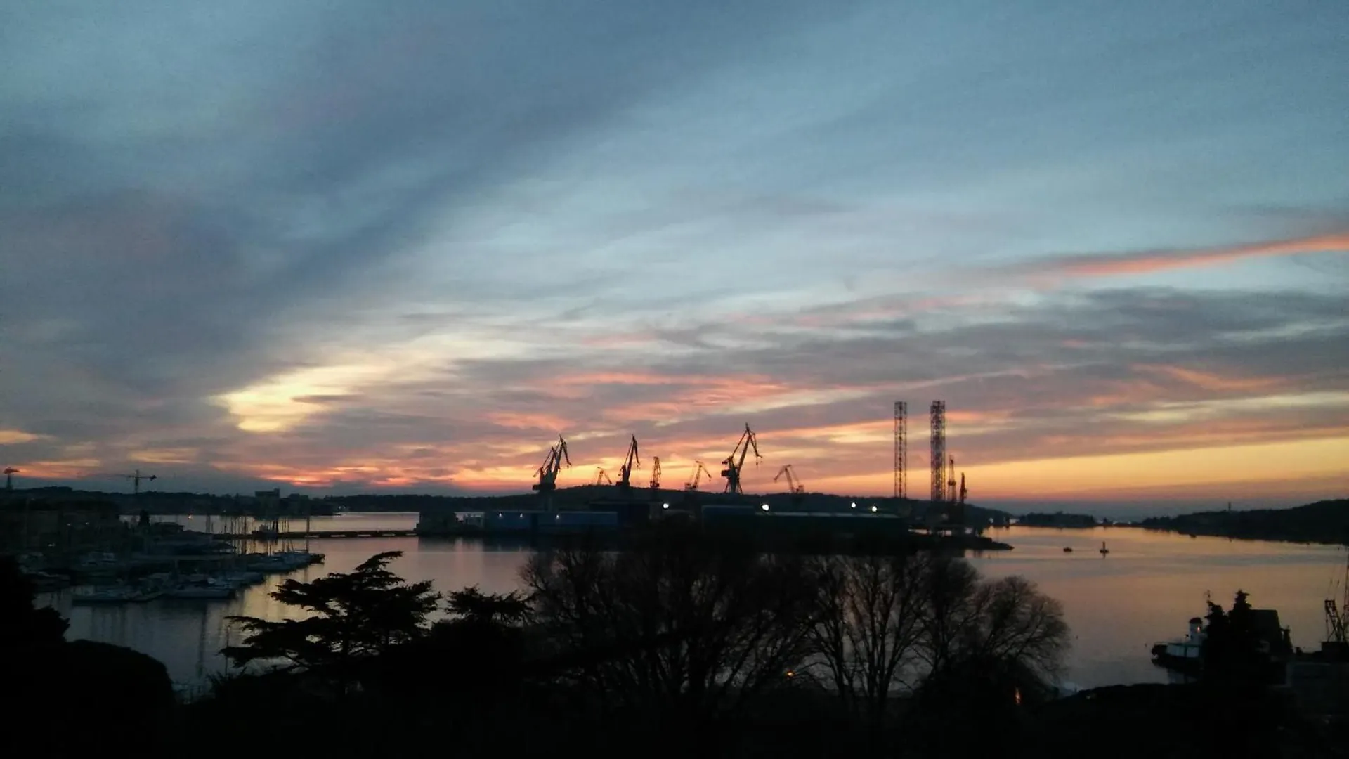 App Letta Sunset Pula 아파트 0*,